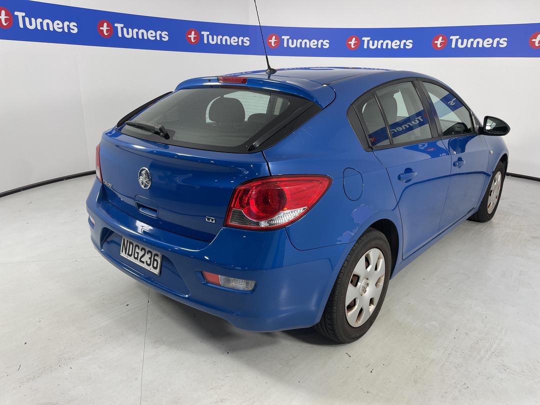Photo '7' of Holden Cruze