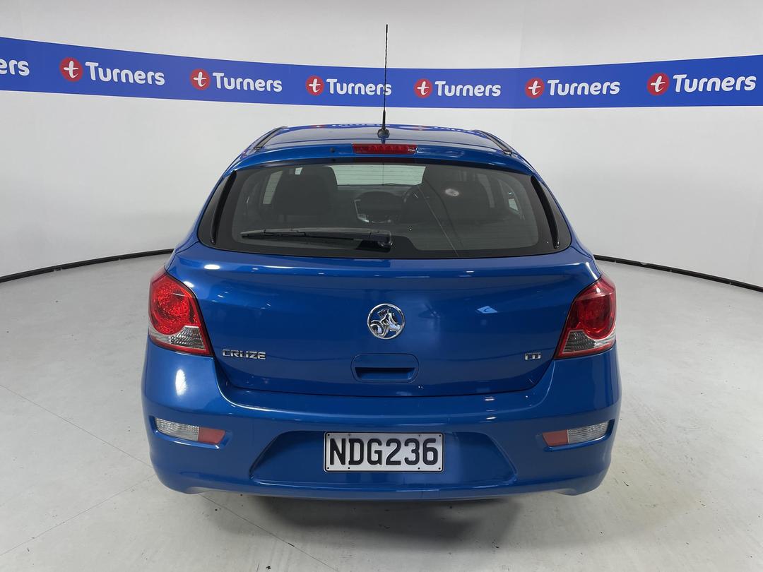 Photo '8' of Holden Cruze
