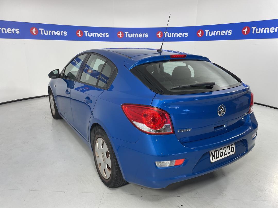 Photo '9' of Holden Cruze