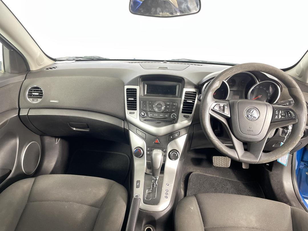 Photo '14' of Holden Cruze