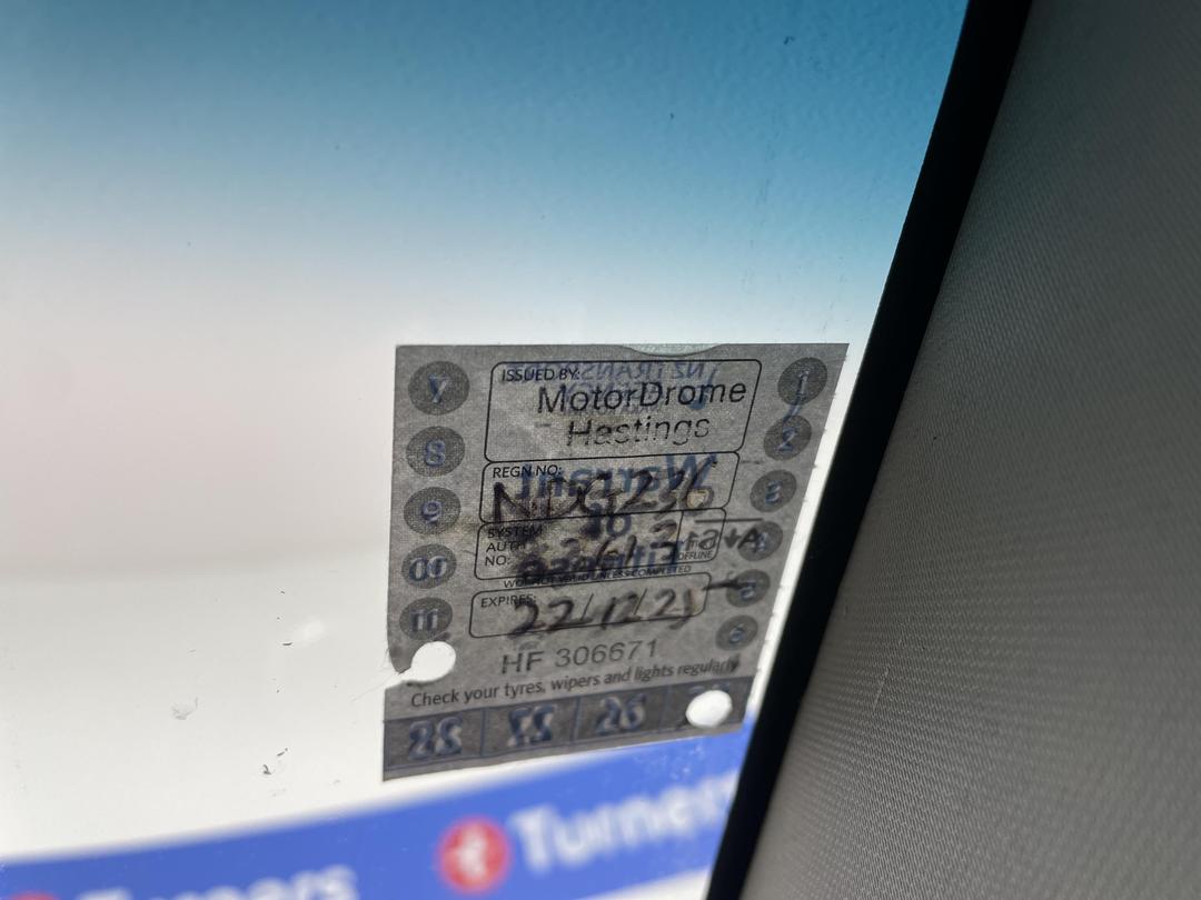 Photo '17' of Holden Cruze