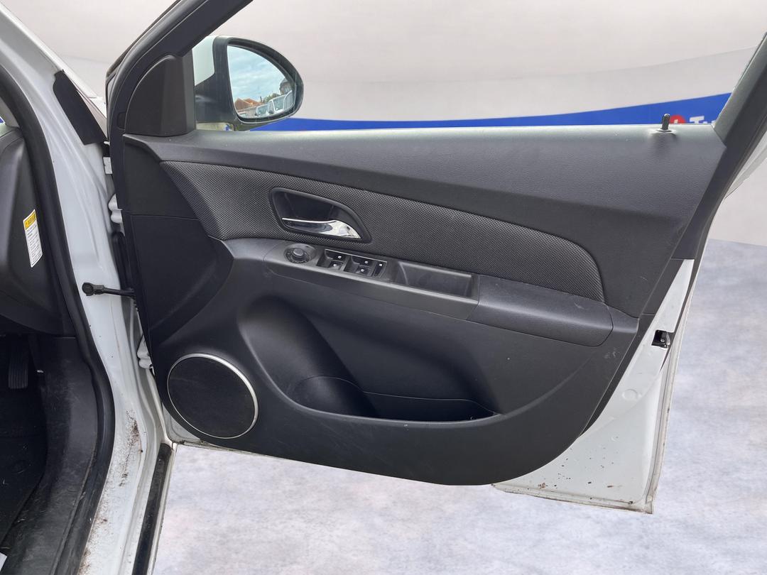 Photo '13' of Holden Cruze CD