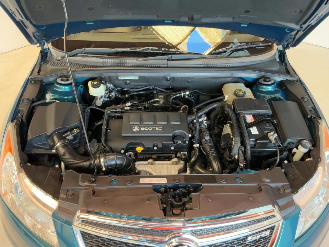 Photo '13' of Holden Cruze