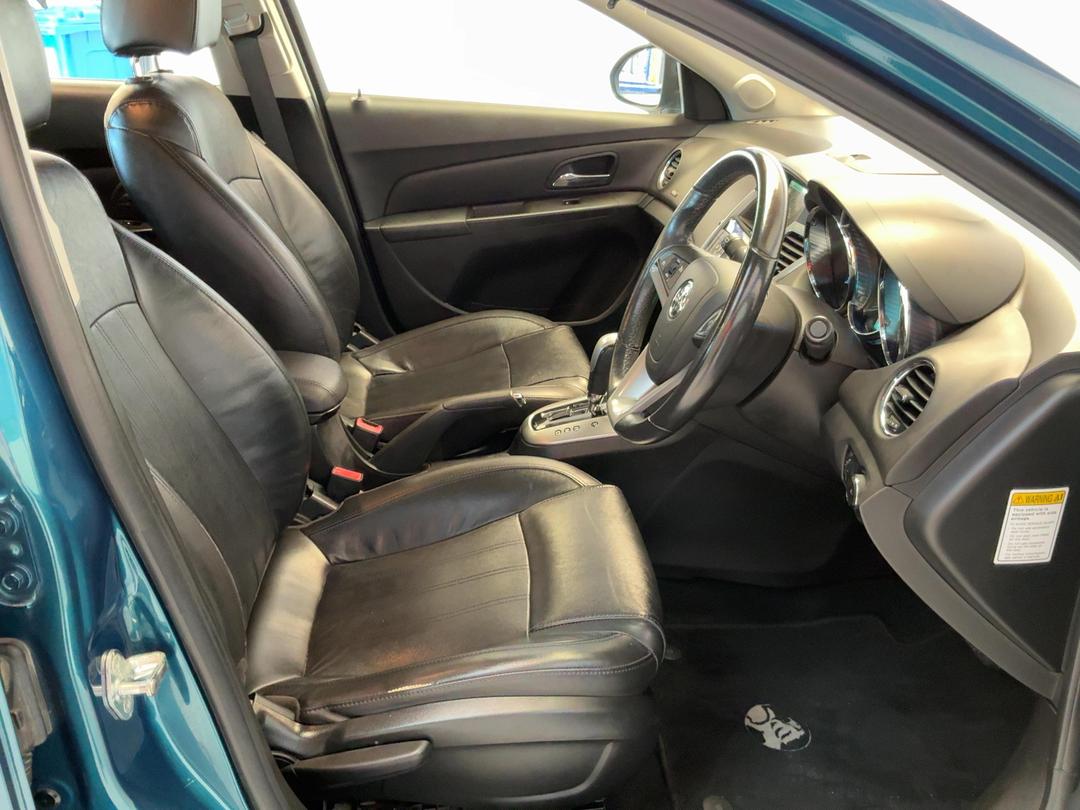 Photo '16' of Holden Cruze