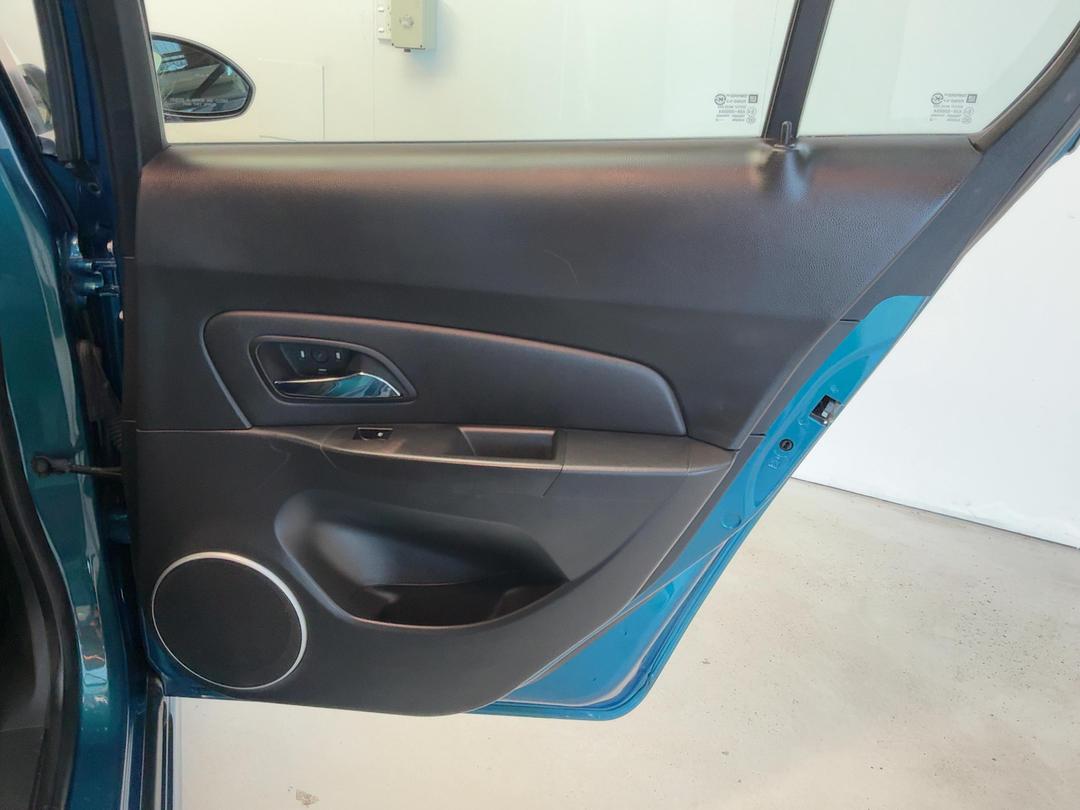 Photo '19' of Holden Cruze