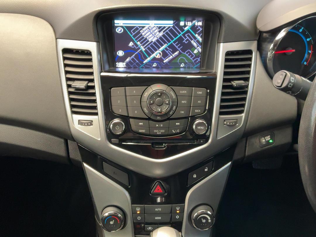 Photo '18' of Holden Cruze