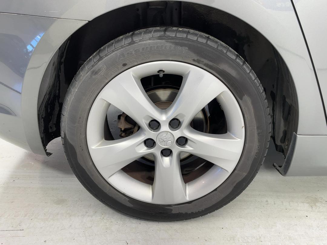 Photo '12' of Holden Cruze