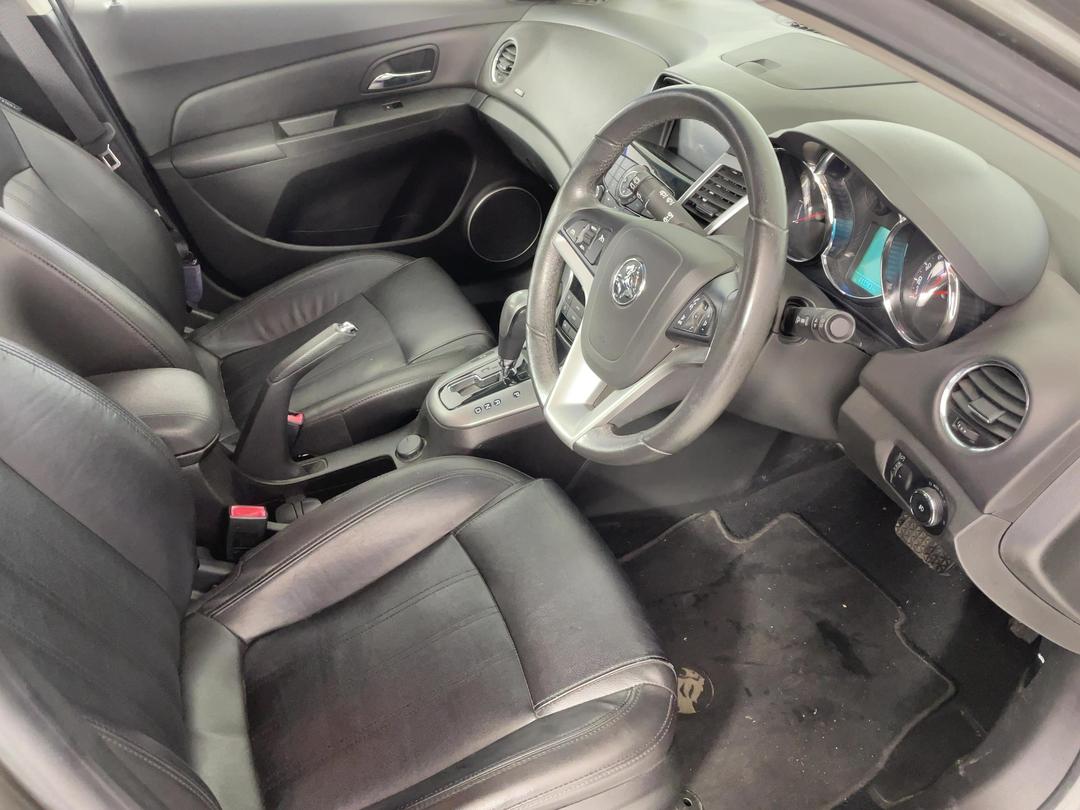 Photo '16' of Holden Cruze