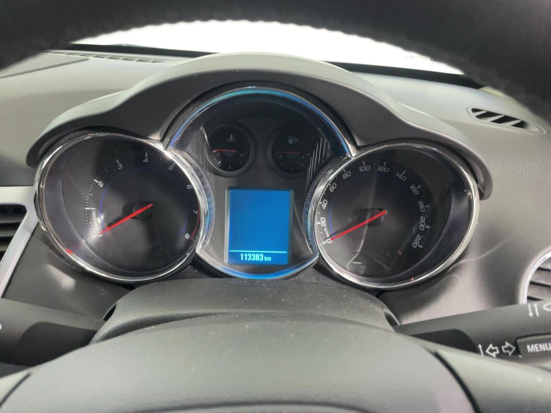 Photo '21' of Holden Cruze
