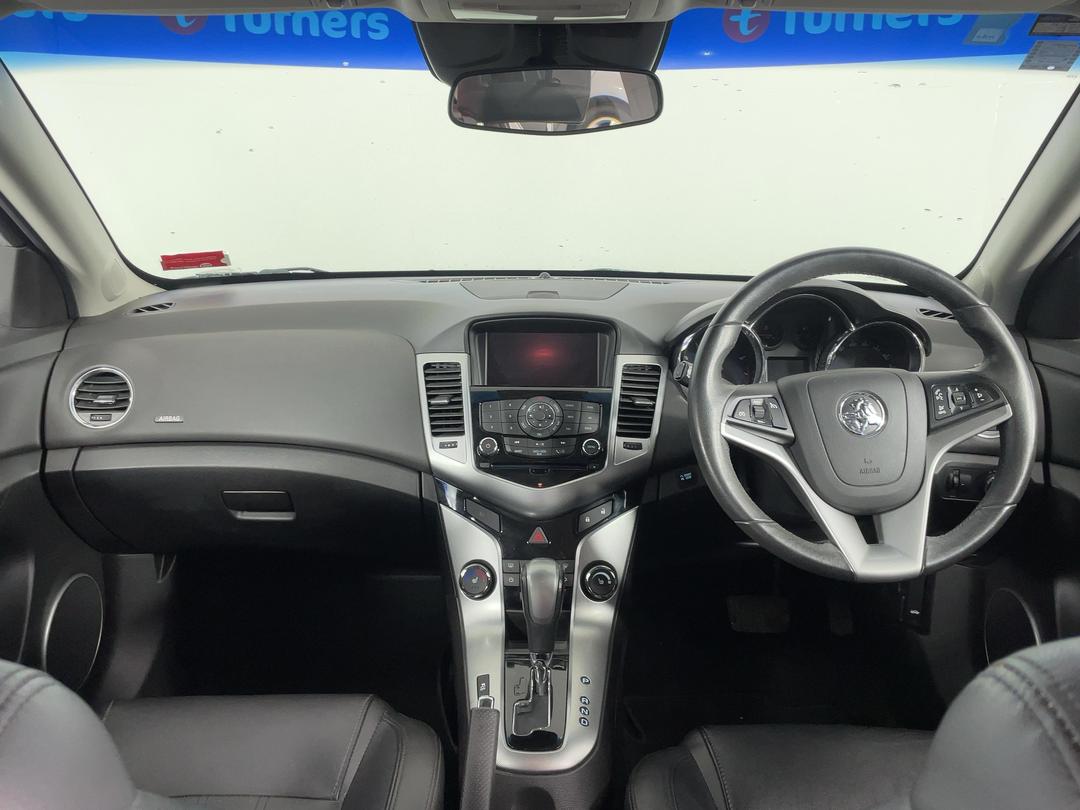 Photo '17' of Holden Cruze