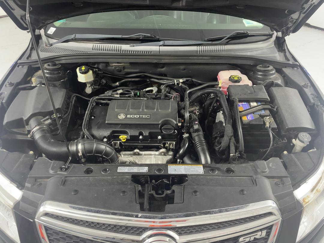 Photo '13' of Holden Cruze