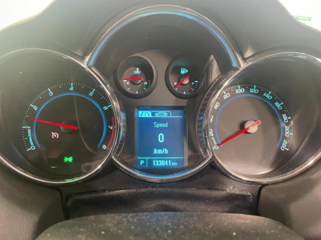 Photo '21' of Holden Cruze