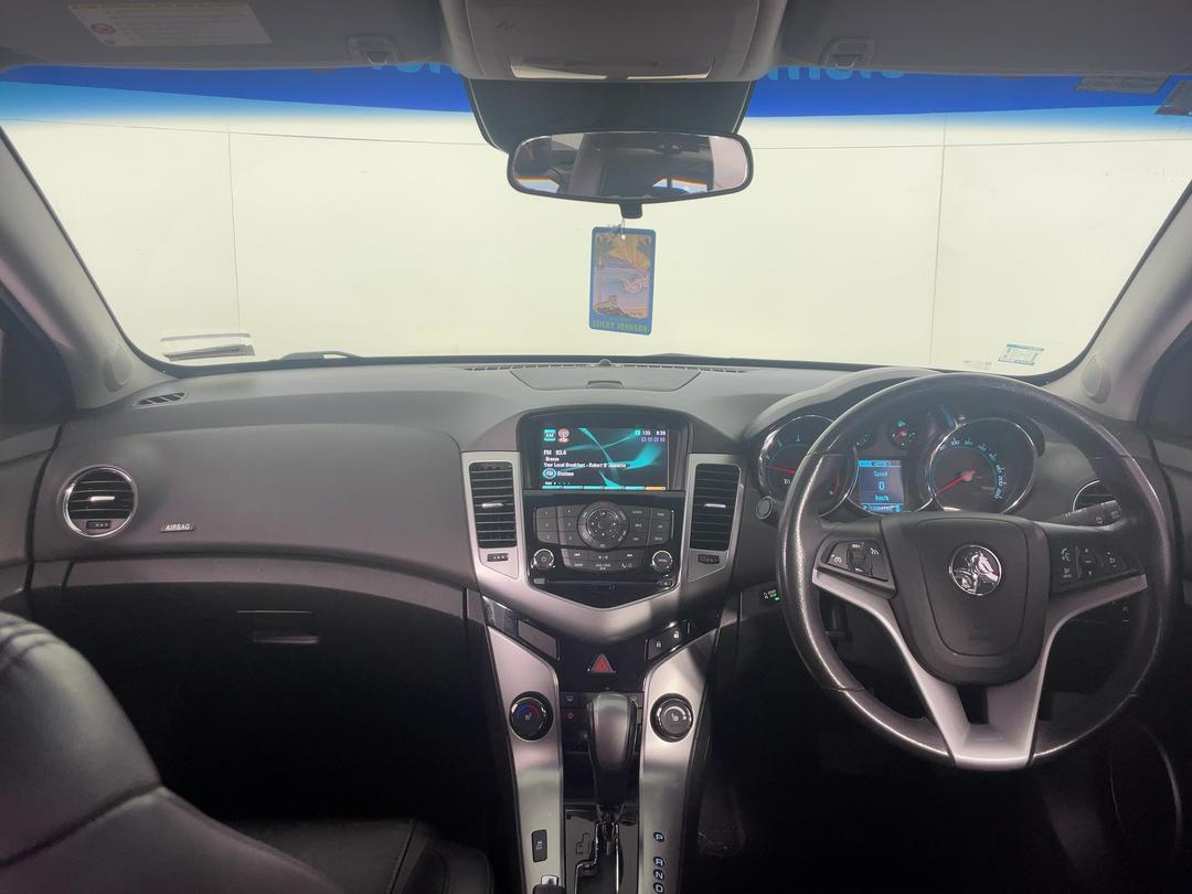 Photo '17' of Holden Cruze