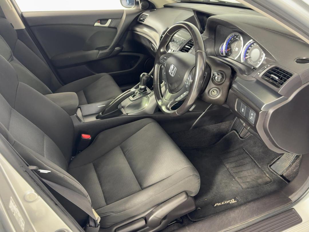 Photo '16' of Honda Accord
