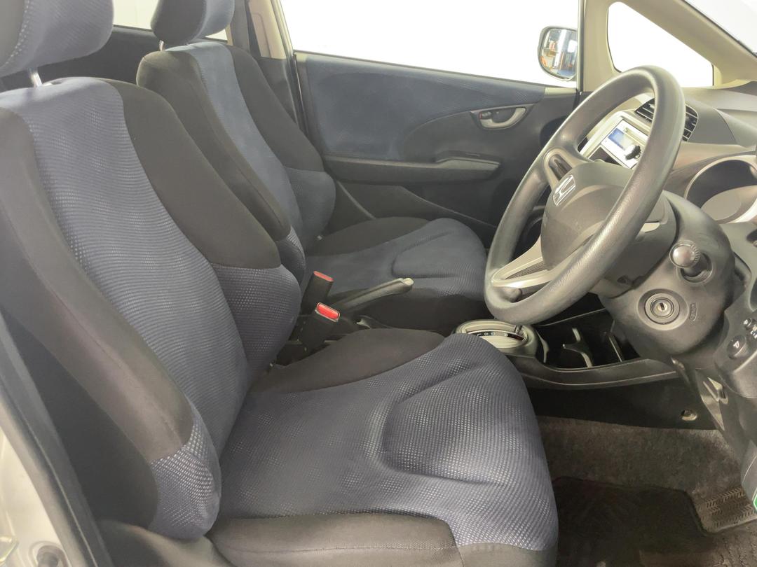 Photo '16' of Honda FIT