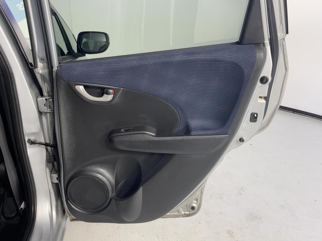 Photo '19' of Honda FIT
