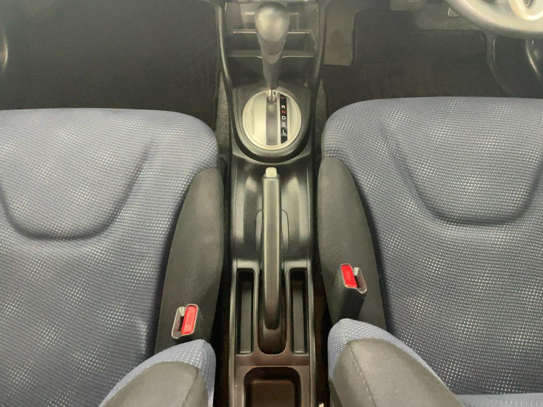 Photo '18' of Honda FIT