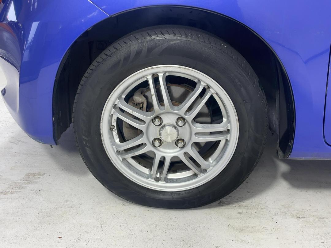 Photo '10' of Honda FIT