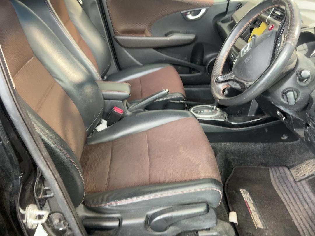 Photo '9' of Honda FIT Shuttle Photo '9' of Honda FIT Shuttle