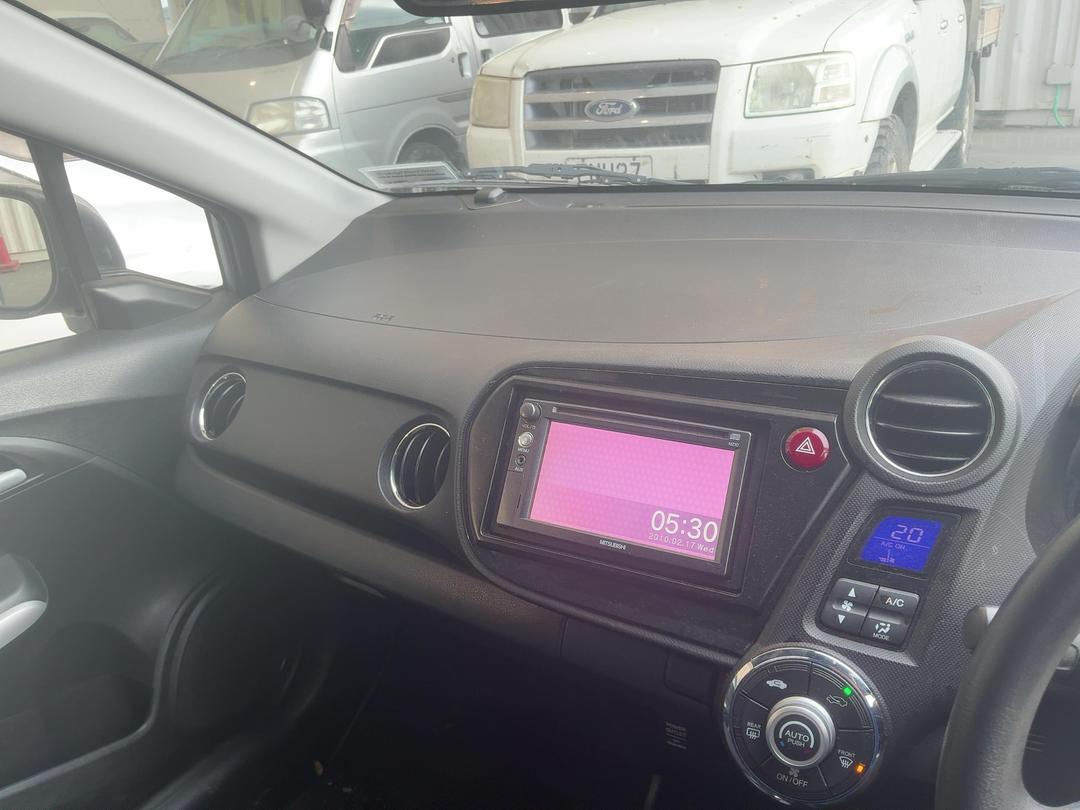 Photo '19' of Honda Insight Hybrid Snergy Drive Photo '19' of Honda Insight Hybrid Snergy Drive