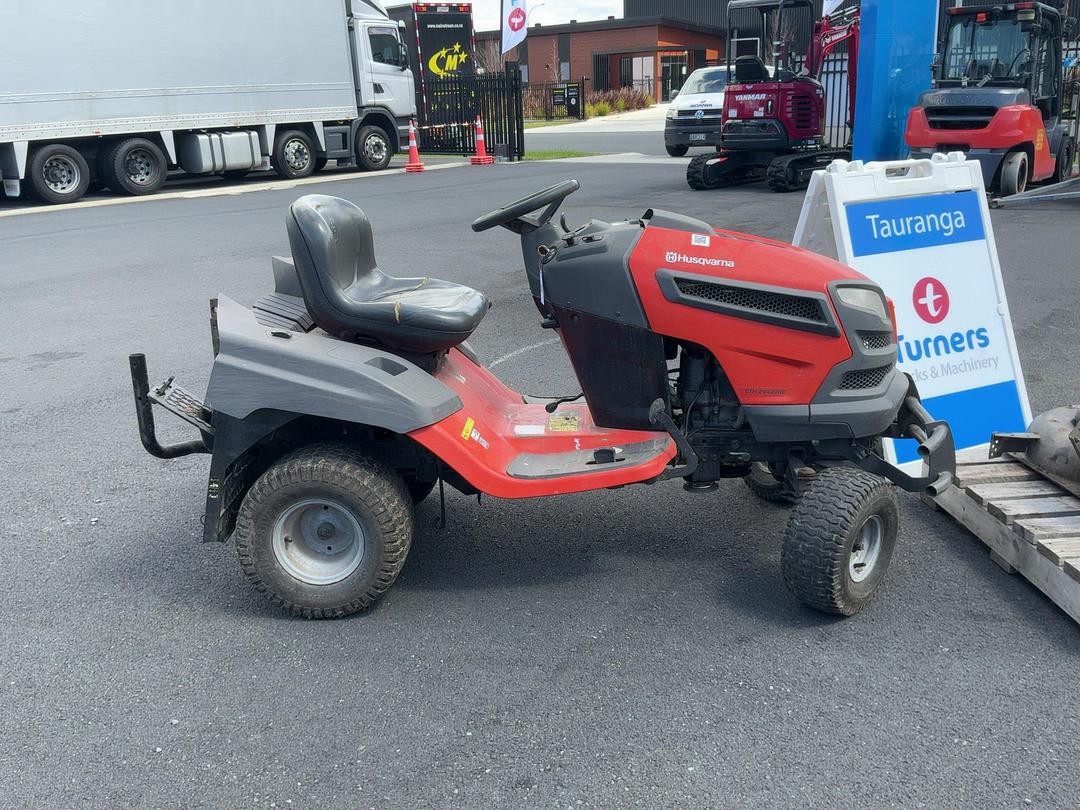 Photo '3' of Husqvarna CTH2642 42 Ride On Mower