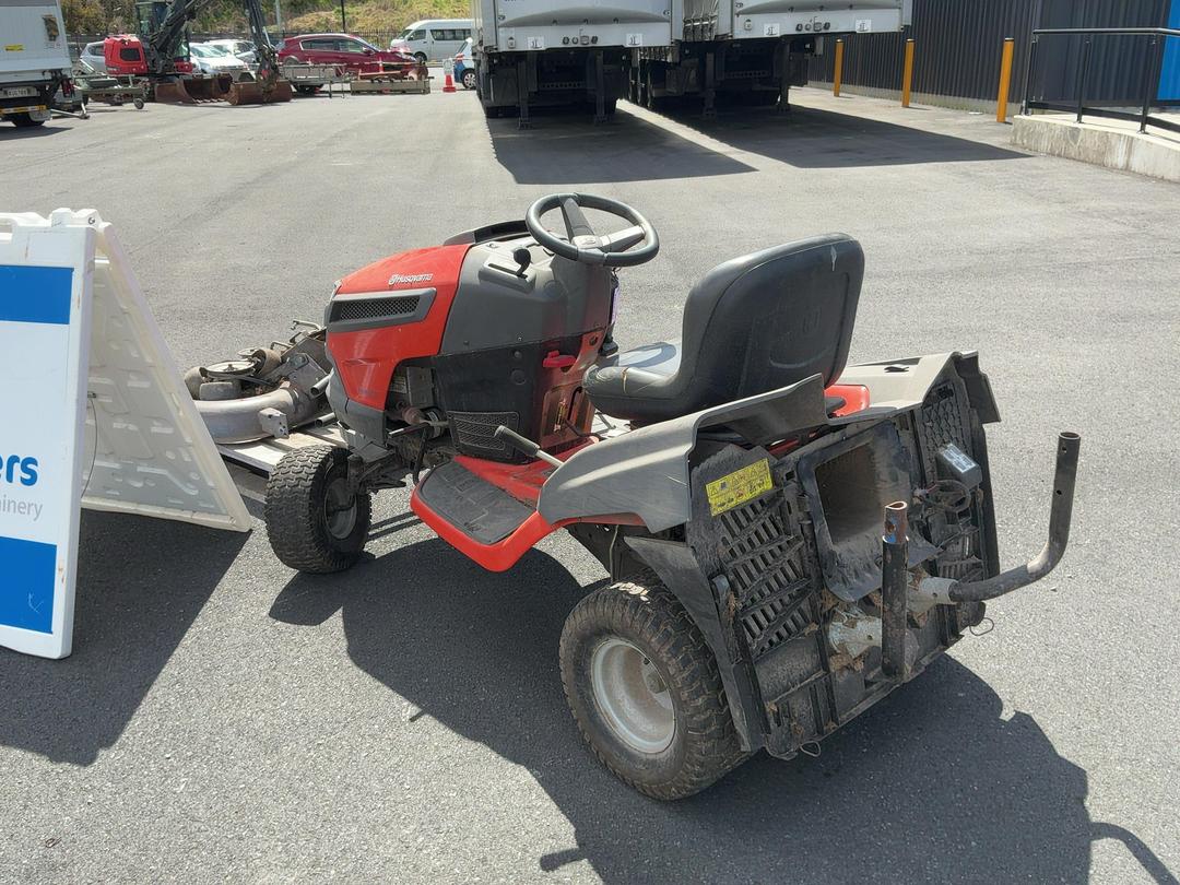 Photo '6' of Husqvarna CTH2642 42 Ride On Mower