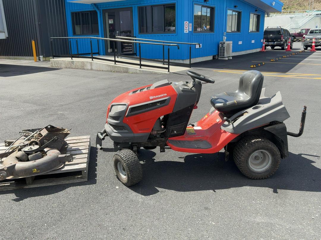 Photo '8' of Husqvarna CTH2642 42 Ride On Mower