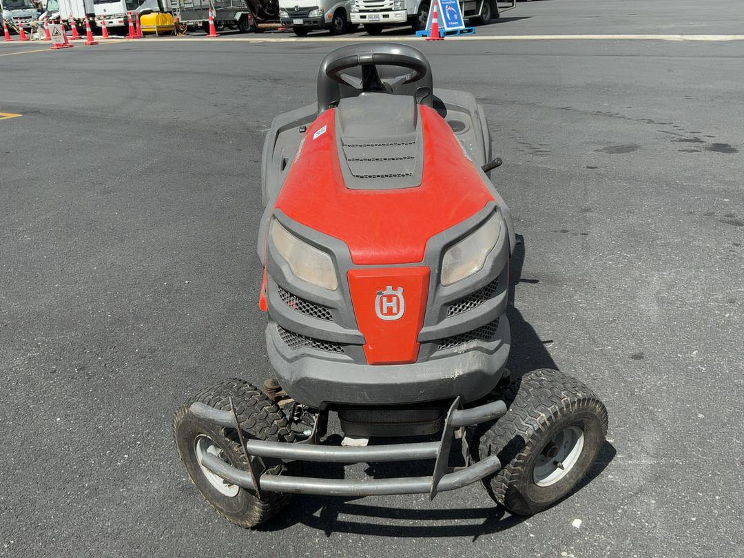 Photo '10' of Husqvarna CTH2642 42 Ride On Mower