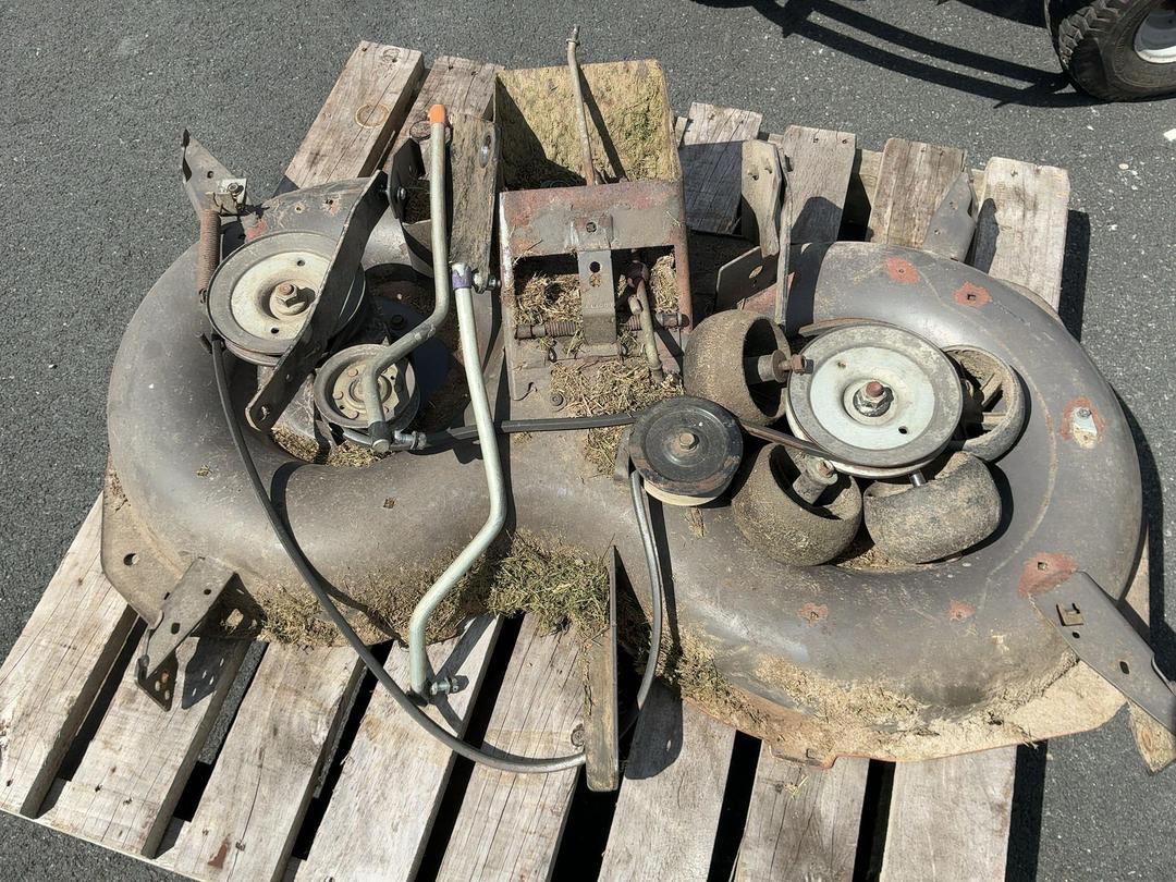 Photo '16' of Husqvarna CTH2642 42 Ride On Mower