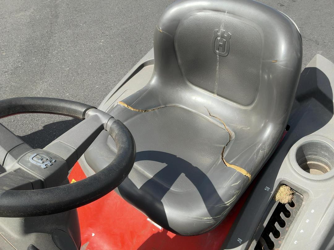 Photo '11' of Husqvarna CTH2642 42 Ride On Mower