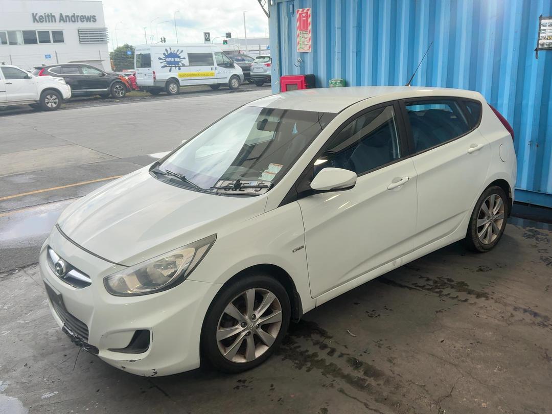 Photo '4' of Hyundai Accent Crdi Photo '4' of Hyundai Accent Crdi