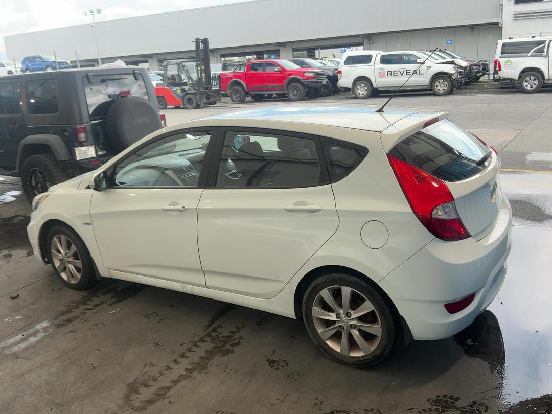 Photo '6' of Hyundai Accent Crdi Photo '6' of Hyundai Accent Crdi