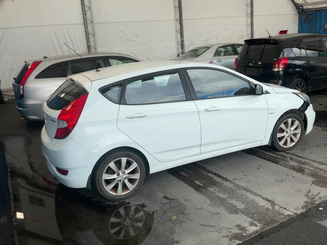 Photo '7' of Hyundai Accent Crdi Photo '7' of Hyundai Accent Crdi
