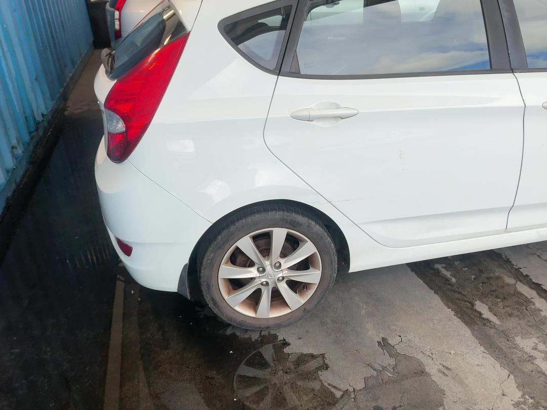 Photo '8' of Hyundai Accent Crdi Photo '8' of Hyundai Accent Crdi