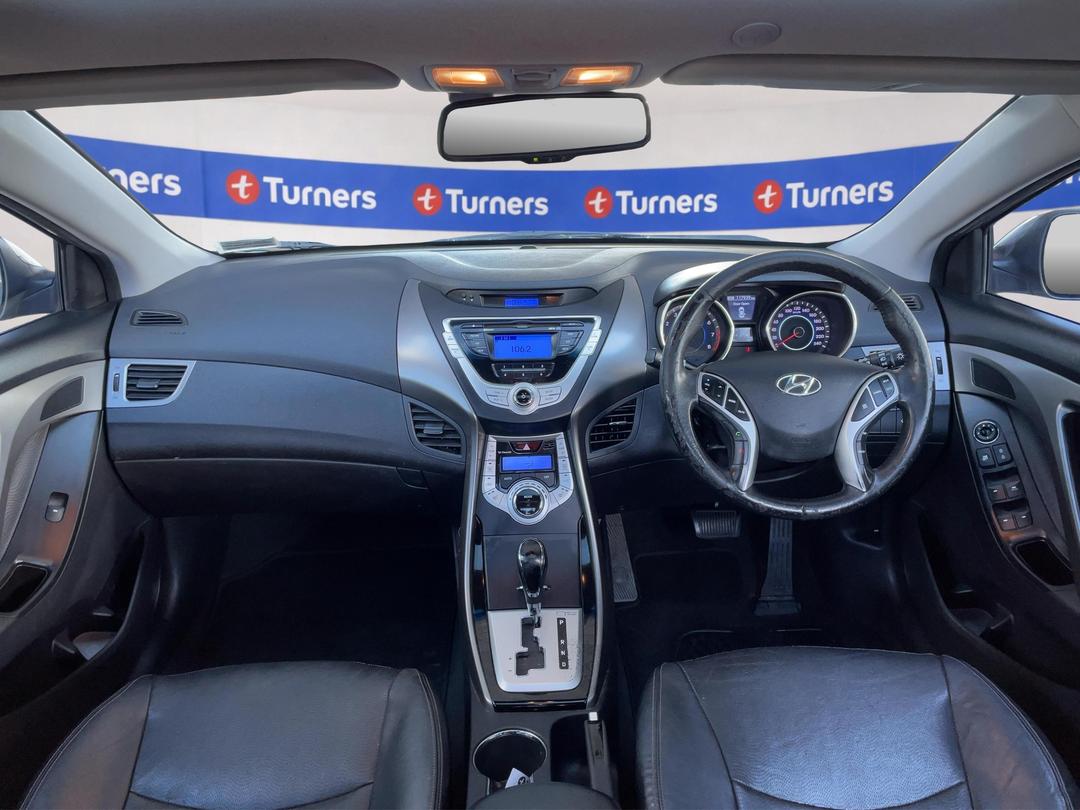 Photo '17' of Hyundai Elantra