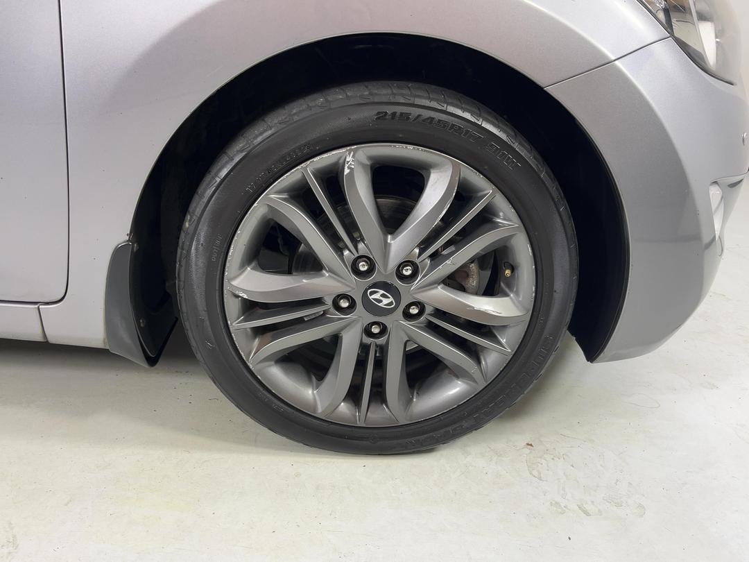 Photo '9' of Hyundai Elantra