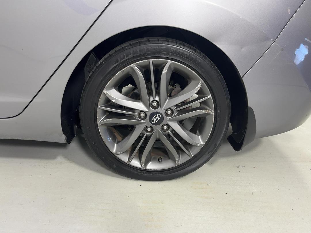 Photo '11' of Hyundai Elantra