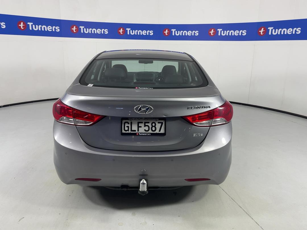 Photo '6' of Hyundai Elantra