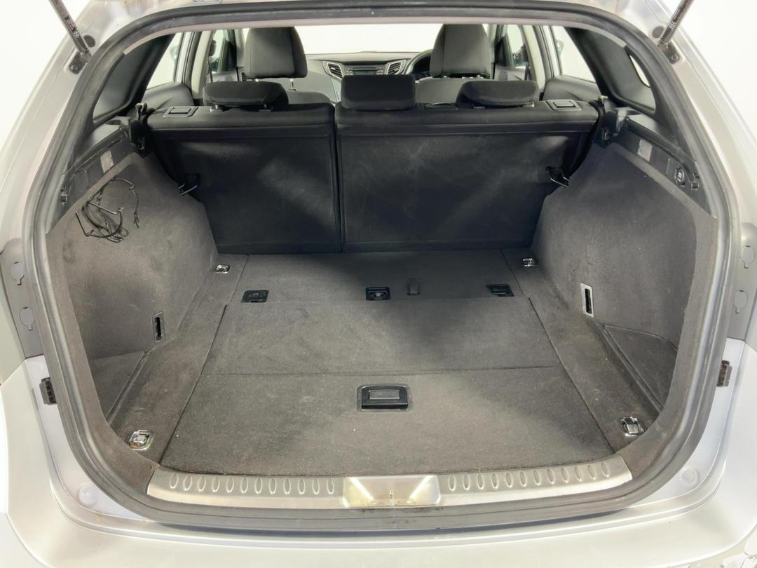 Photo '14' of Hyundai I40