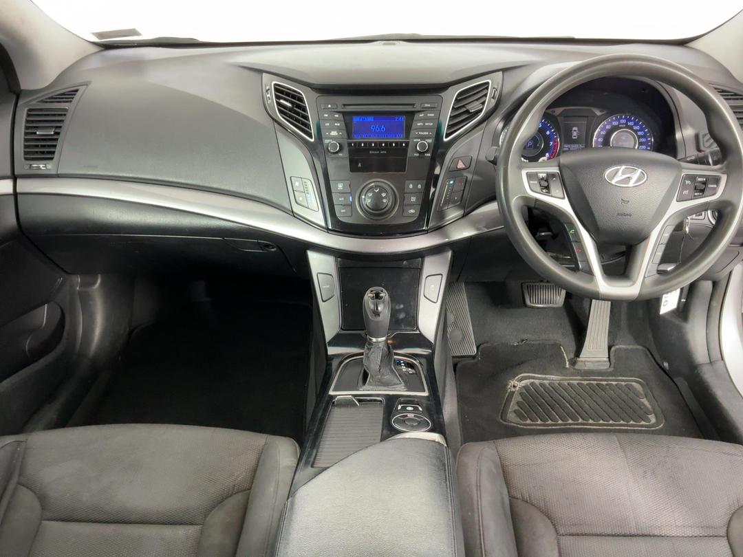 Photo '17' of Hyundai I40