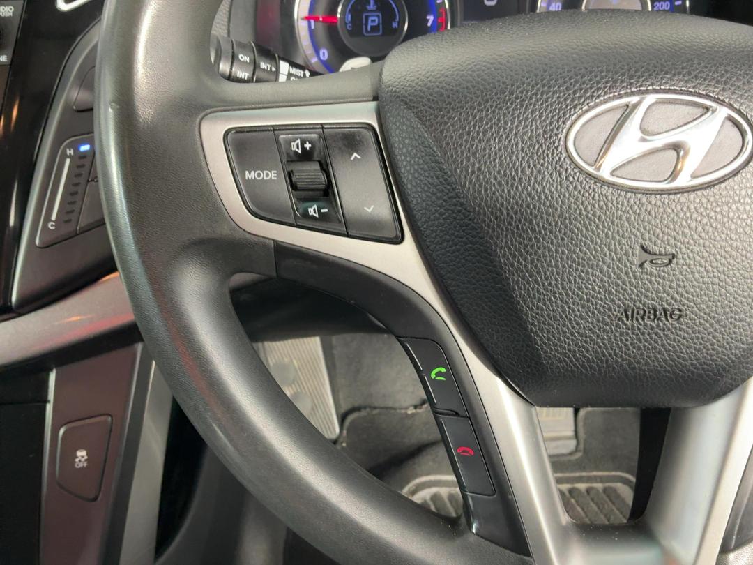 Photo '23' of Hyundai I40