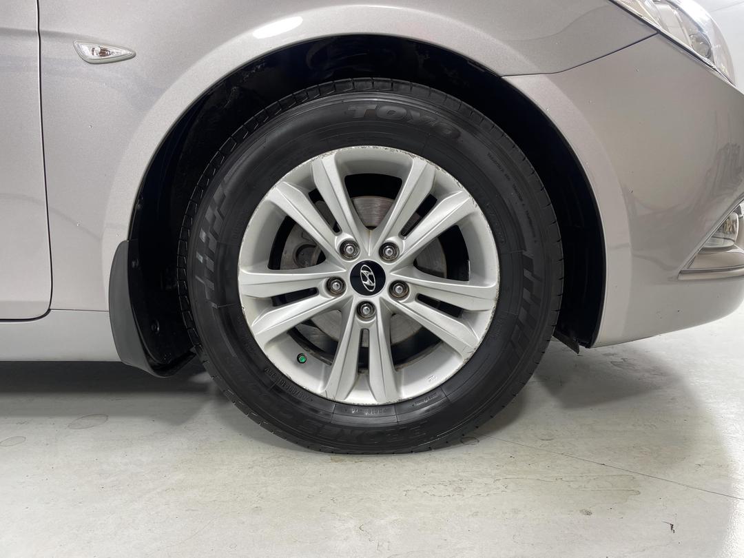 Photo '9' of Hyundai I45