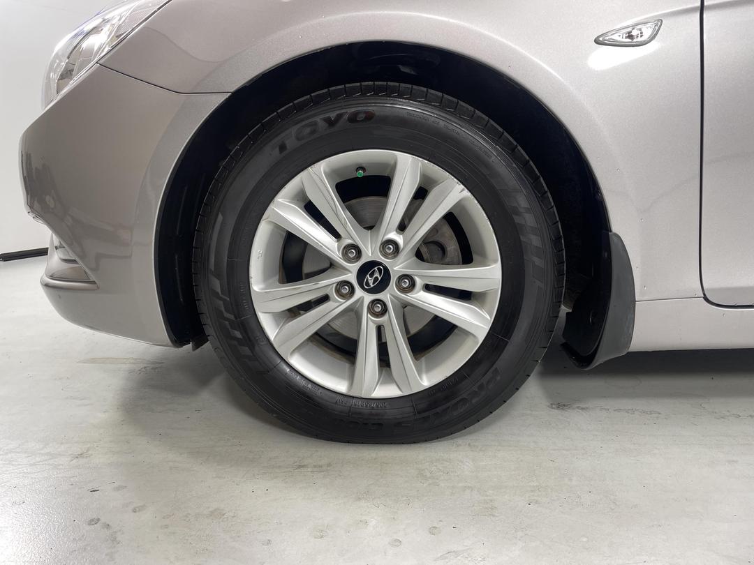 Photo '10' of Hyundai I45