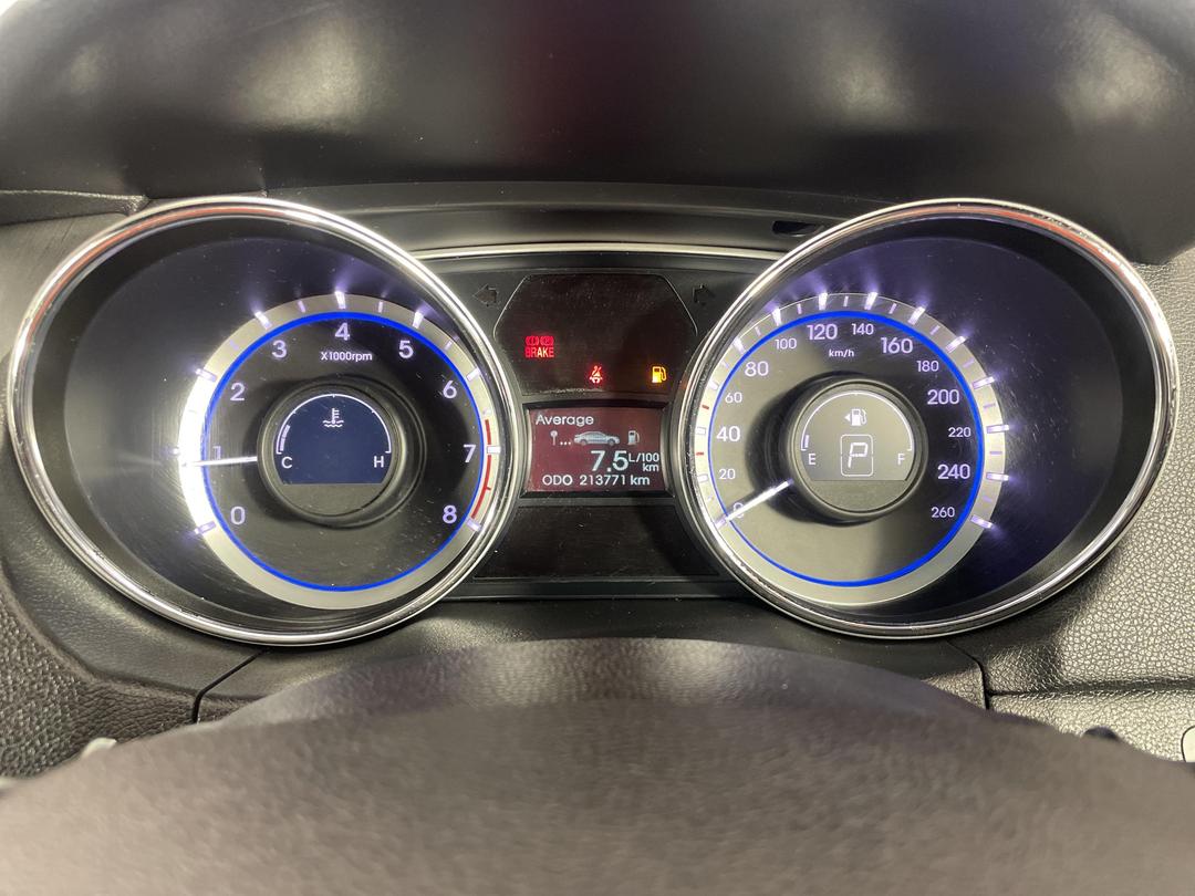 Photo '21' of Hyundai I45