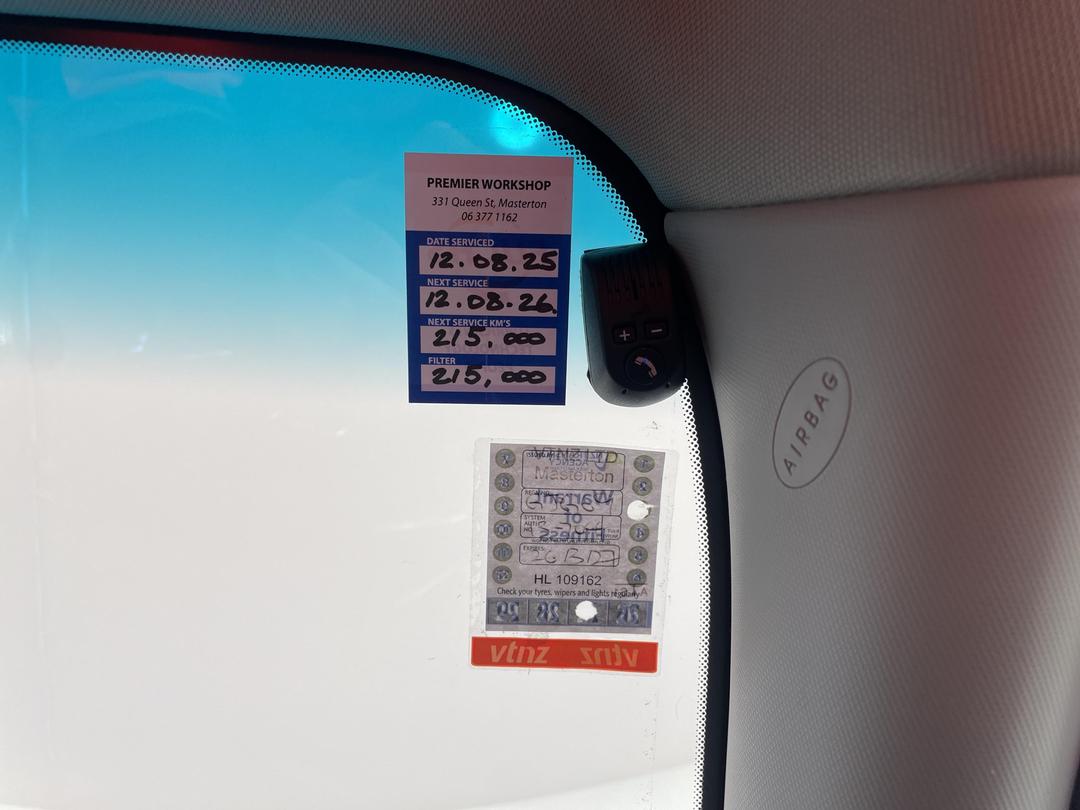 Photo '25' of Hyundai I45