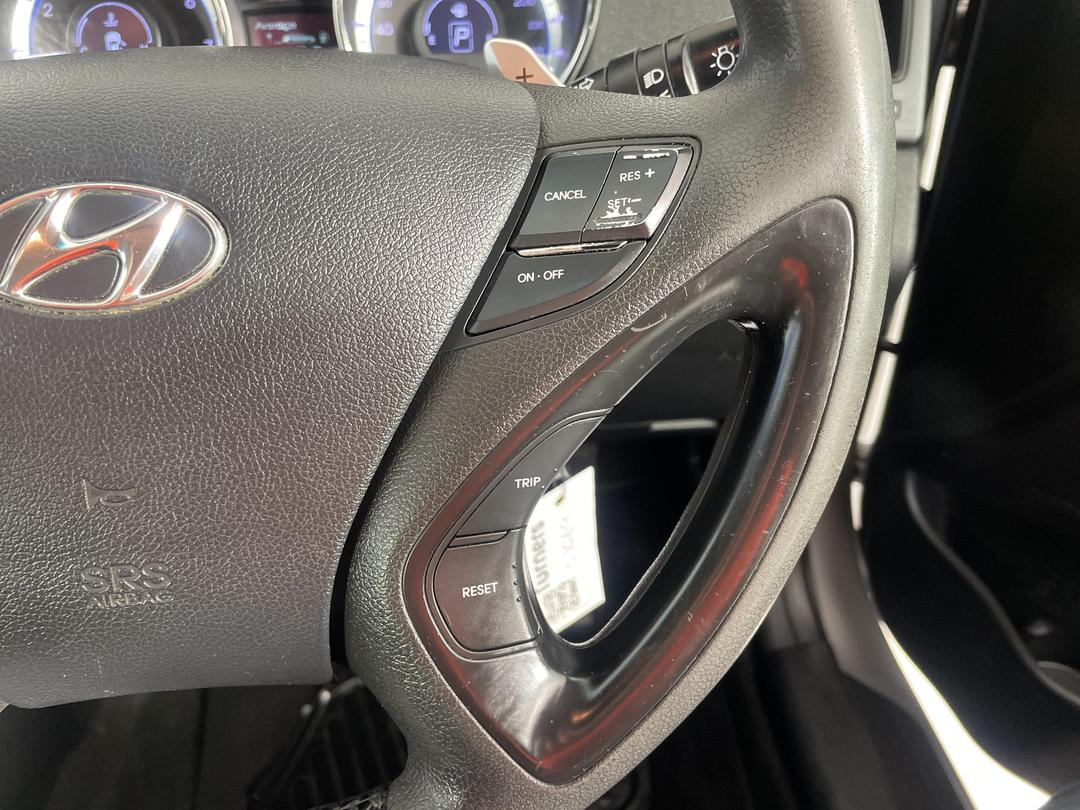 Photo '24' of Hyundai I45