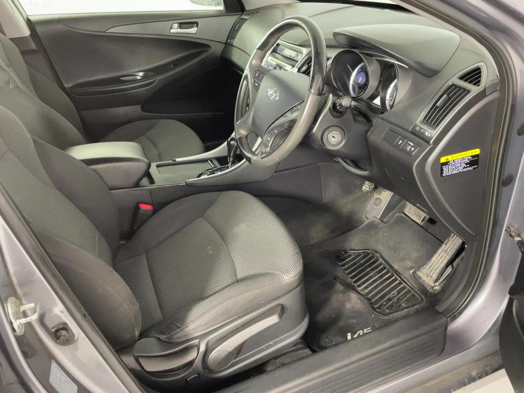 Photo '16' of Hyundai I45