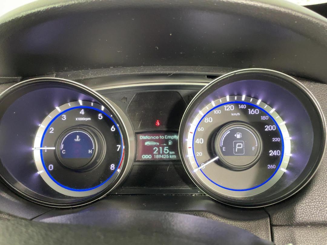 Photo '21' of Hyundai I45