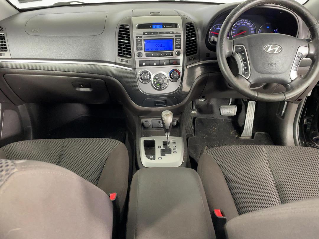 Photo '17' of Hyundai Santa FE
