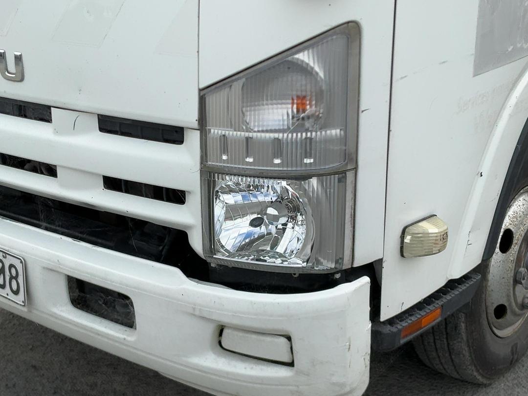 Photo '28' of Isuzu N Series NPR250S Flat Deck